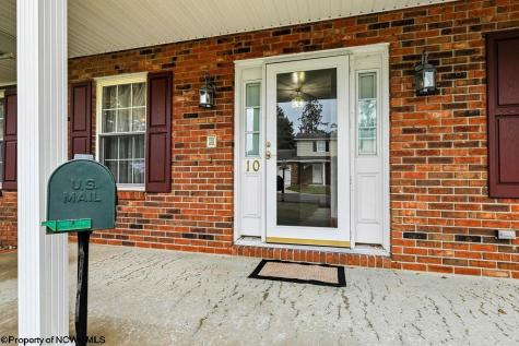 10 Greenwood Drive Fairmont WV 26554