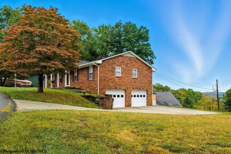 10 Greenwood Drive Fairmont WV 26554