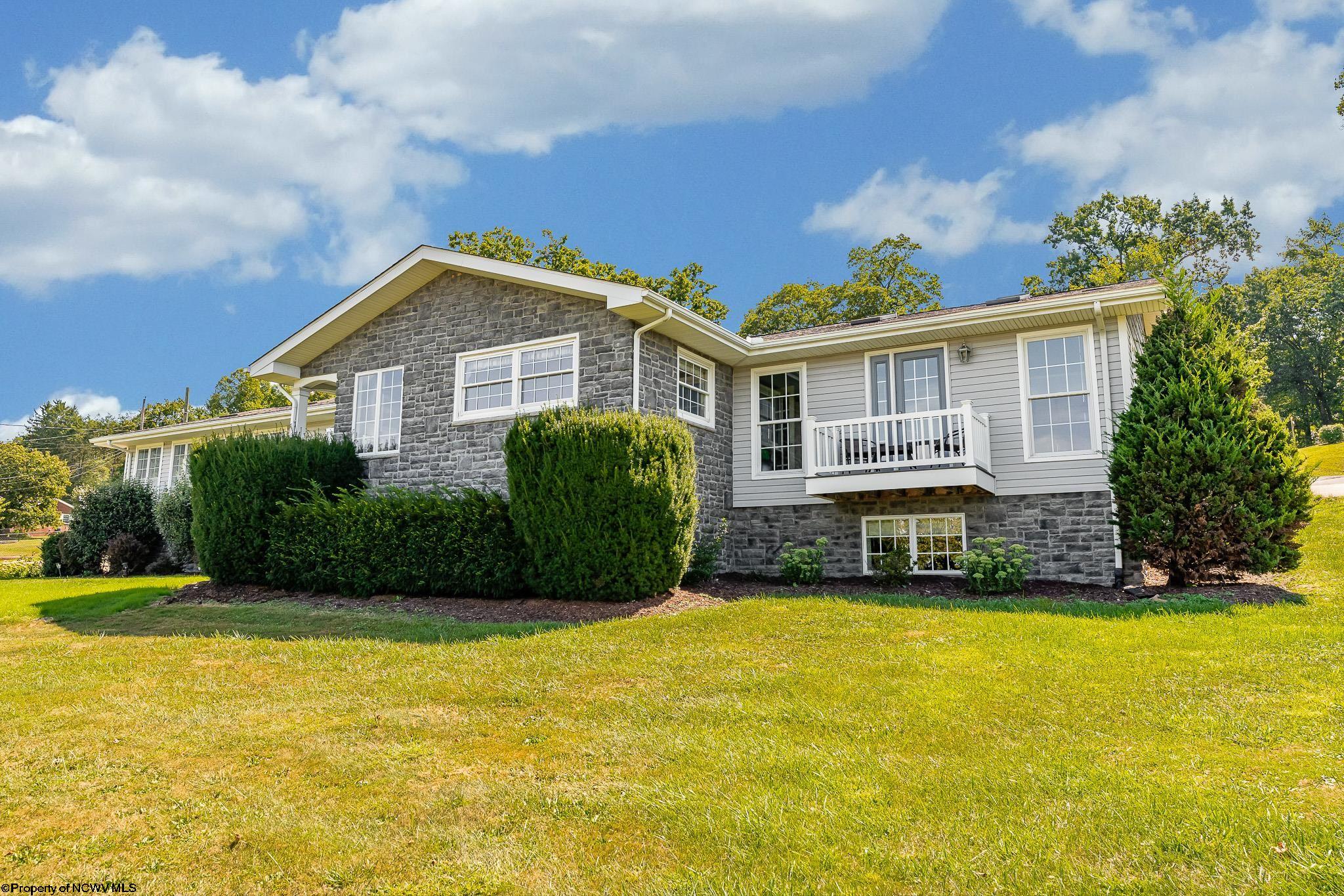 203 Foothills Lane Morgantown WV 26508