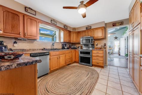 203 Foothills Lane Morgantown WV 26508