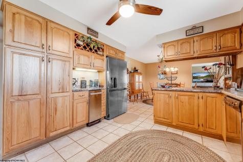 203 Foothills Lane Morgantown WV 26508