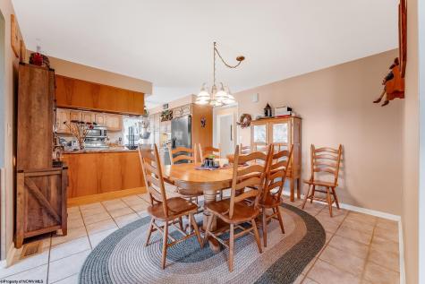 203 Foothills Lane Morgantown WV 26508