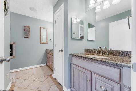 203 Foothills Lane Morgantown WV 26508