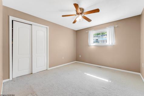 203 Foothills Lane Morgantown WV 26508