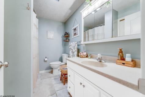 203 Foothills Lane Morgantown WV 26508