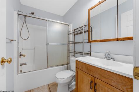 203 Foothills Lane Morgantown WV 26508