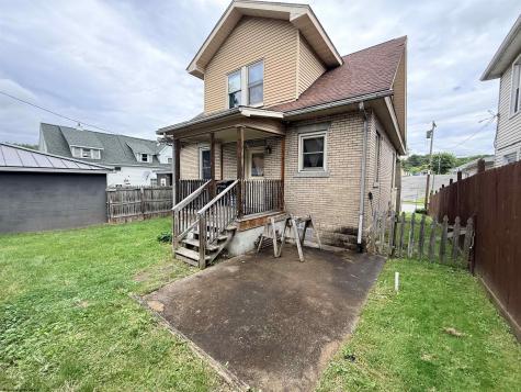221 Lincoln Street Grafton WV 26354