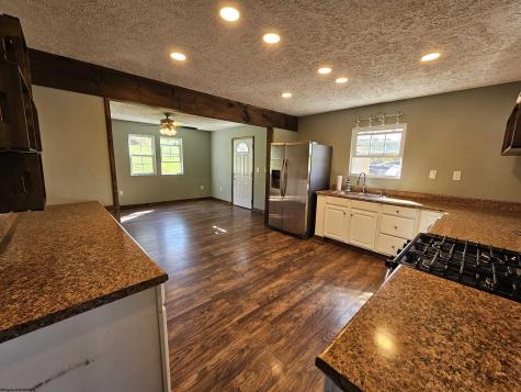 185 Powell Road Fairmont WV 26554
