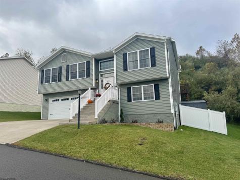 249 Woodbury Drive Fairmont WV 26554