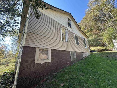 130 Otter Lane Gassaway WV 26624