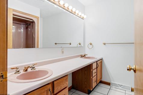 959 Southpoint Circle Morgantown WV 26505