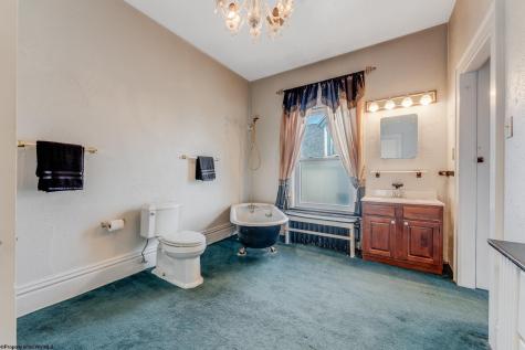 709 Benoni Avenue Fairmont WV 26554