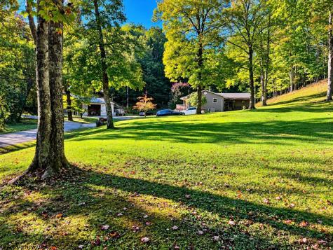 90 Gordon Road Dailey WV 26253