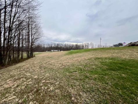 132 Douglas Way Belington WV 26250