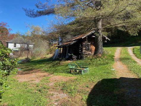6898 Parsons Road Montrose WV 26283