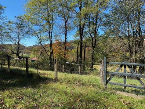 6898 Parsons Road Montrose WV 26283