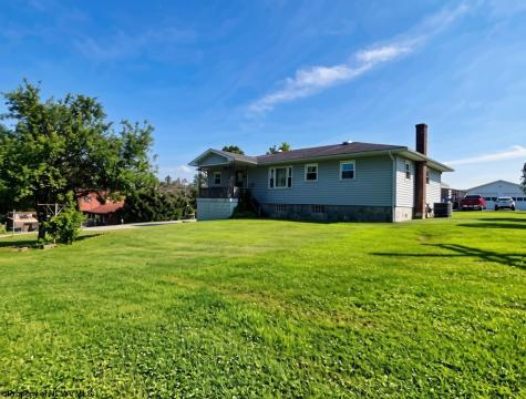 105 Grandview Street Kingwood WV 26537