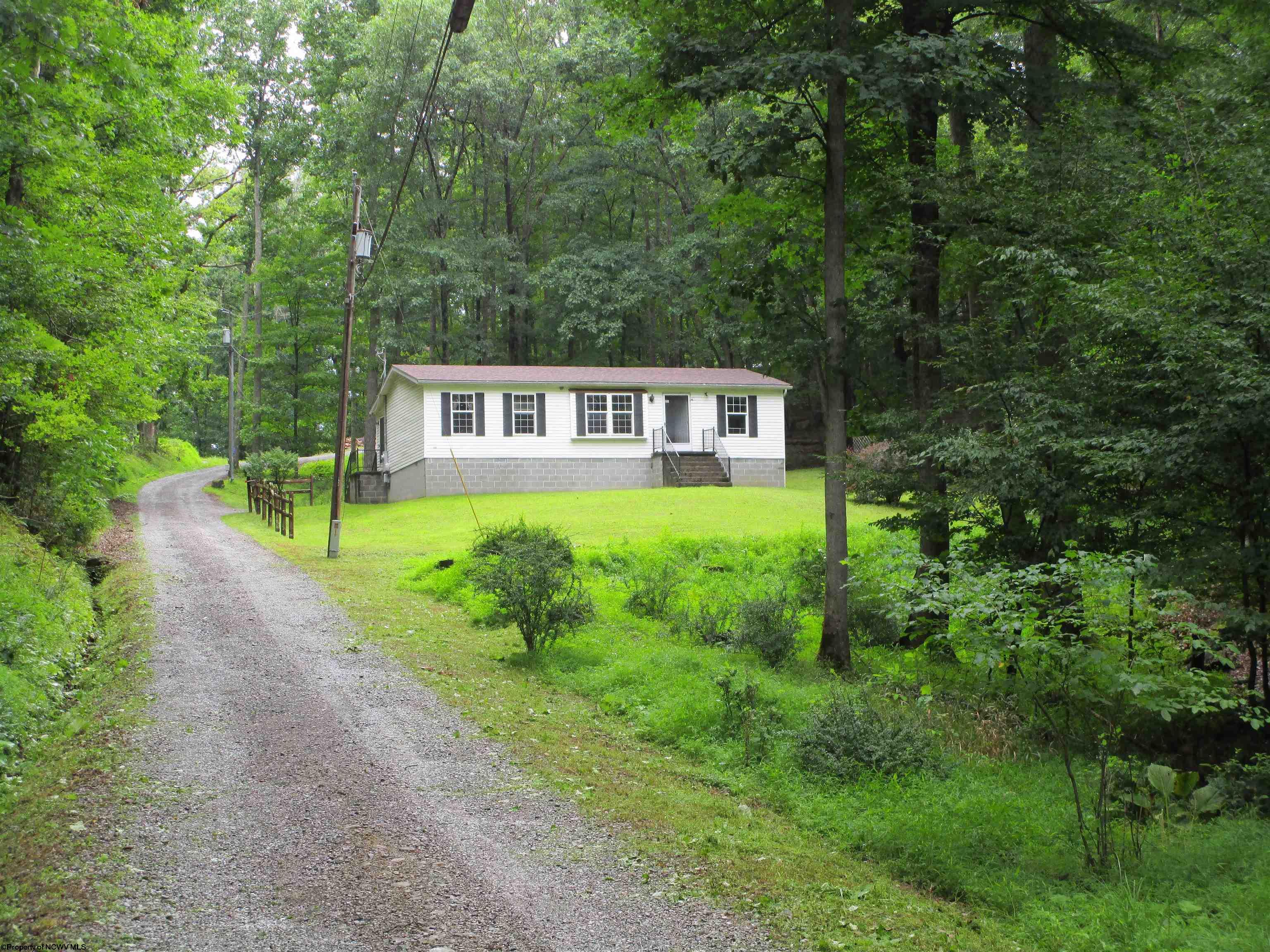86 Little Oak Drive Beverly WV 26253