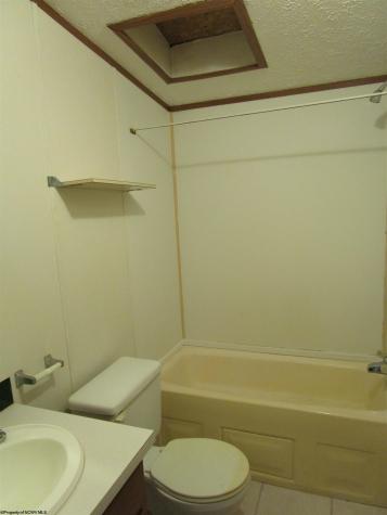 86 Little Oak Drive Beverly WV 26253
