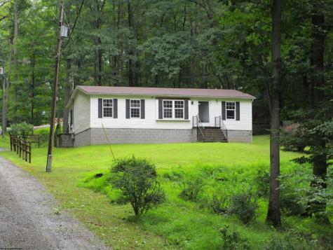 86 Little Oak Drive Beverly WV 26253