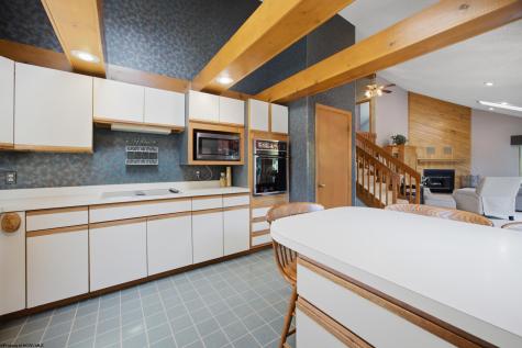 1121 Queens Court Morgantown WV 26508