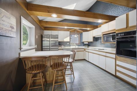 1121 Queens Court Morgantown WV 26508