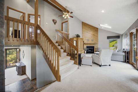 1121 Queens Court Morgantown WV 26508