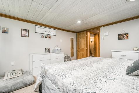 952 Burnside Camp Road Terra Alta WV 26764
