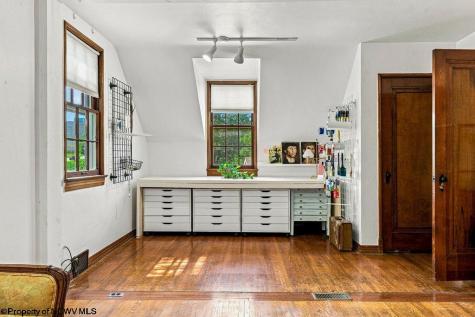1243 College Park Fairmont WV 26554