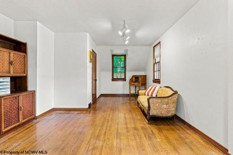 1243 College Park Fairmont WV 26554