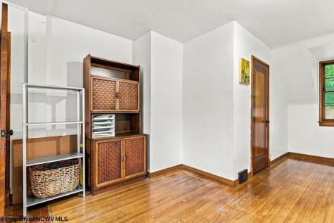 1243 College Park Fairmont WV 26554