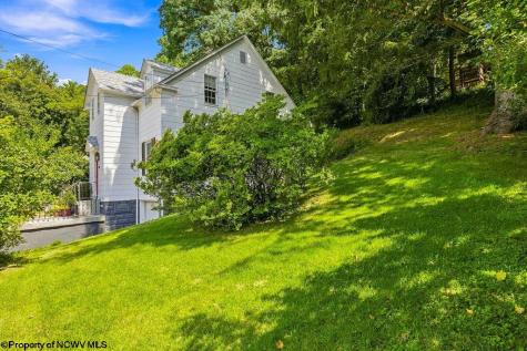 1243 College Park Fairmont WV 26554