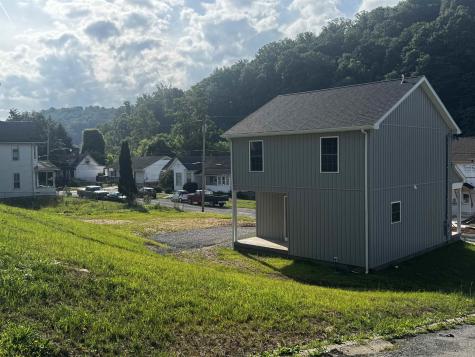 148 Mulberry Avenue Weston WV 26452