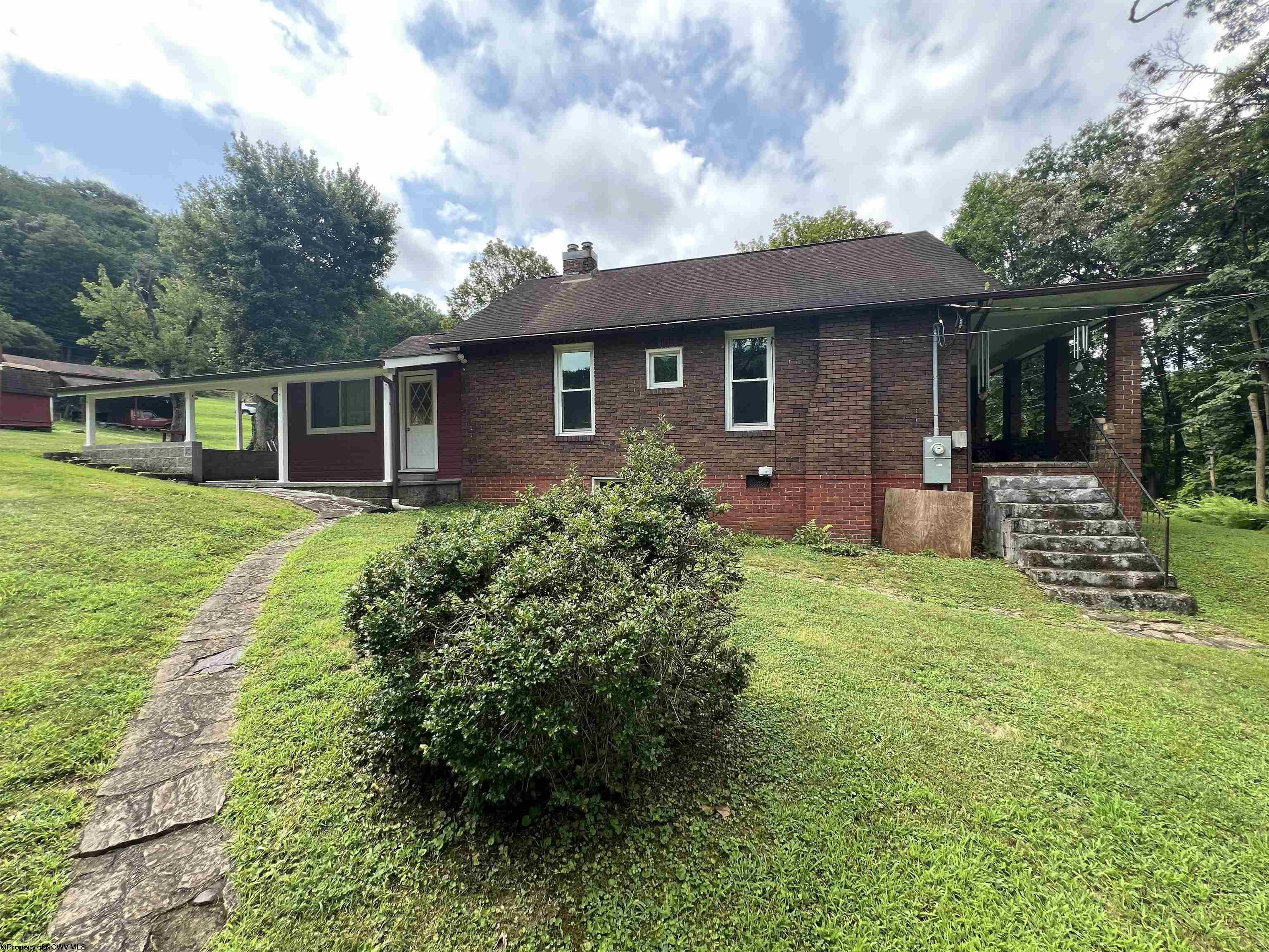 34 Guyses Run Road Colfax WV 26554