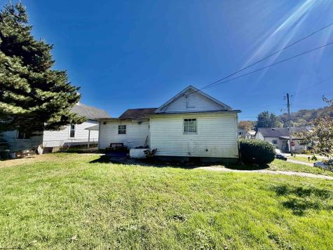 611 Saxman Drive Barrackville WV 26559