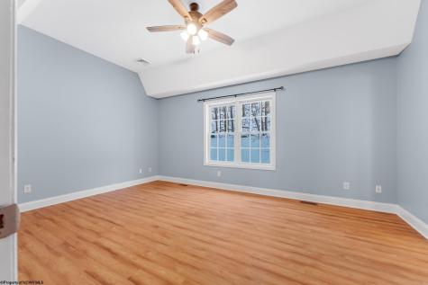 137 Thistledown Lane Morgantown WV 26508