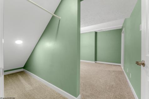 137 Thistledown Lane Morgantown WV 26508