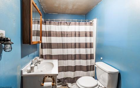 200 Rosedale Hill Road Maidsville WV 26541