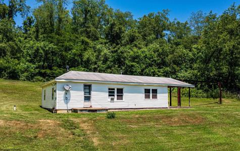 200 Rosedale Hill Road Maidsville WV 26541