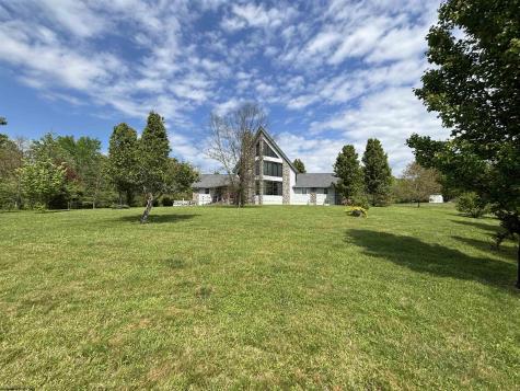 62 Grayfield Street Worthington WV 26591