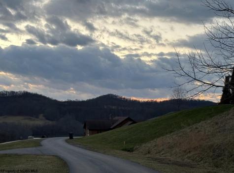 717 Lakeview Drive Horner WV 26372