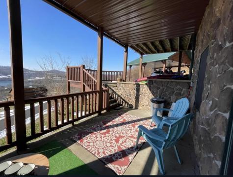 717 Lakeview Drive Horner WV 26372