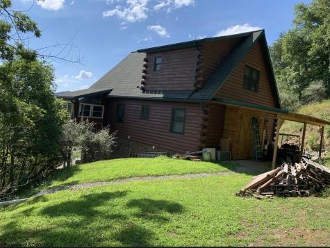 717 Lakeview Drive Horner WV 26372