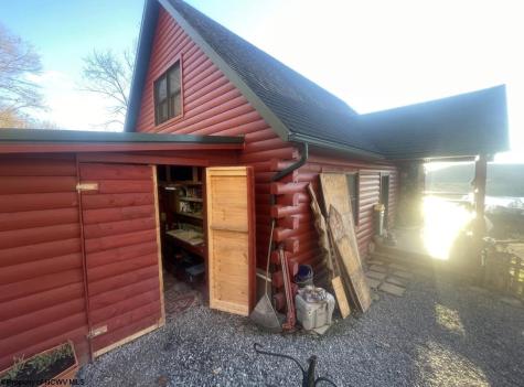 717 Lakeview Drive Horner WV 26372