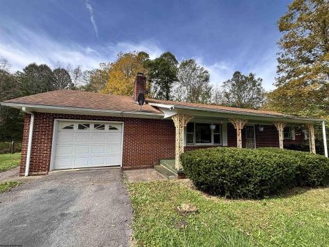 2031 Morgantown Pike Belington WV 26250