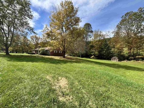 2031 Morgantown Pike Belington WV 26250