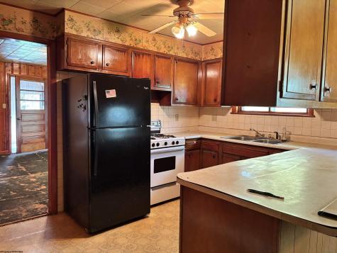 2031 Morgantown Pike Belington WV 26250
