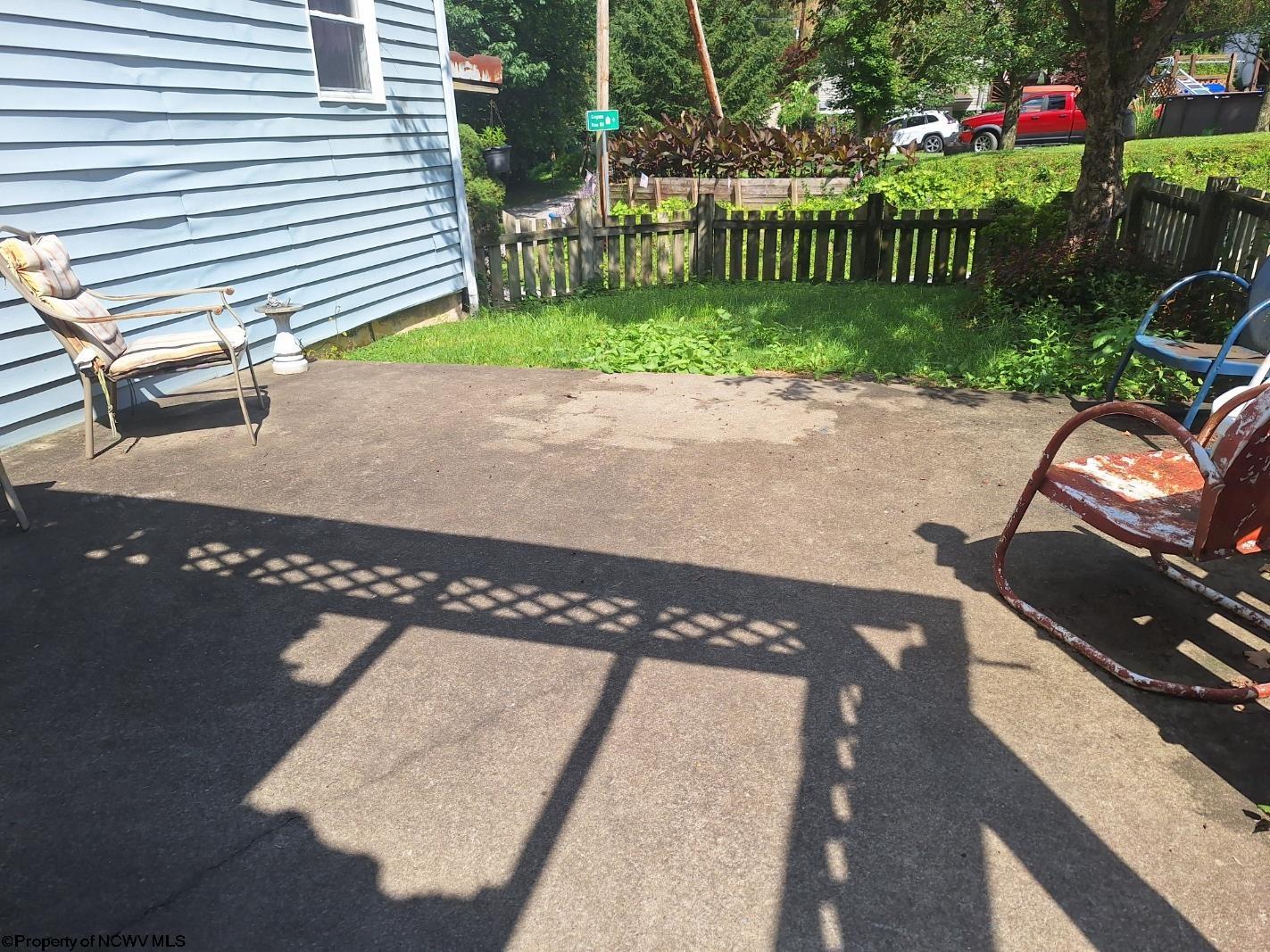 1070 Pinch Gut Hollow Fairmont WV 26554