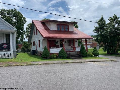 152 Bridge Street Belington WV 26250