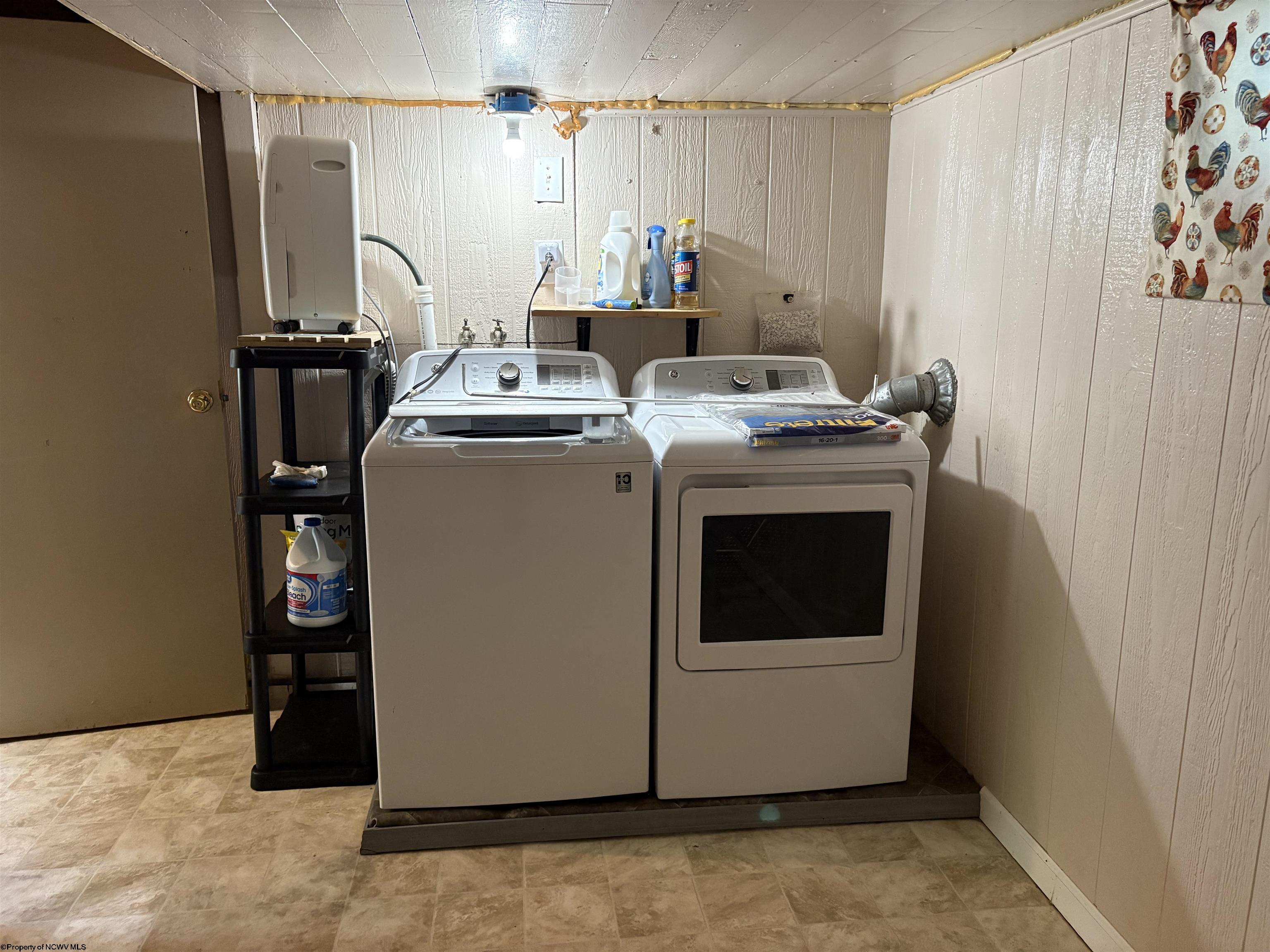 3892 Us Highway 33 West Weston WV 26452